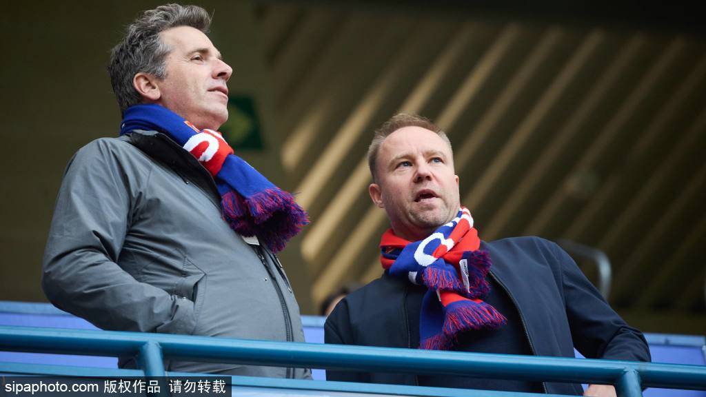 西甲震撼开局!奥维多换帅迎首败,西班牙人2-0强势登顶